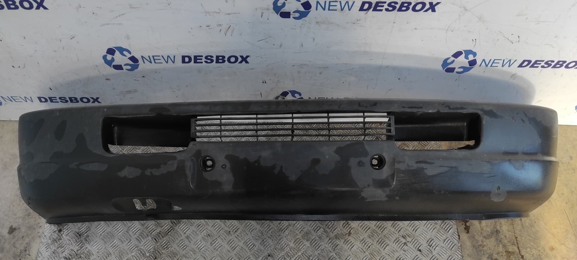 Recambio de PARAGOLPES DELANTERO para VOLKSWAGEN LT CAJA ABIERTA (MOD. 1997) referencia OEM IAM 2D0807102HFKZ - BLANCO