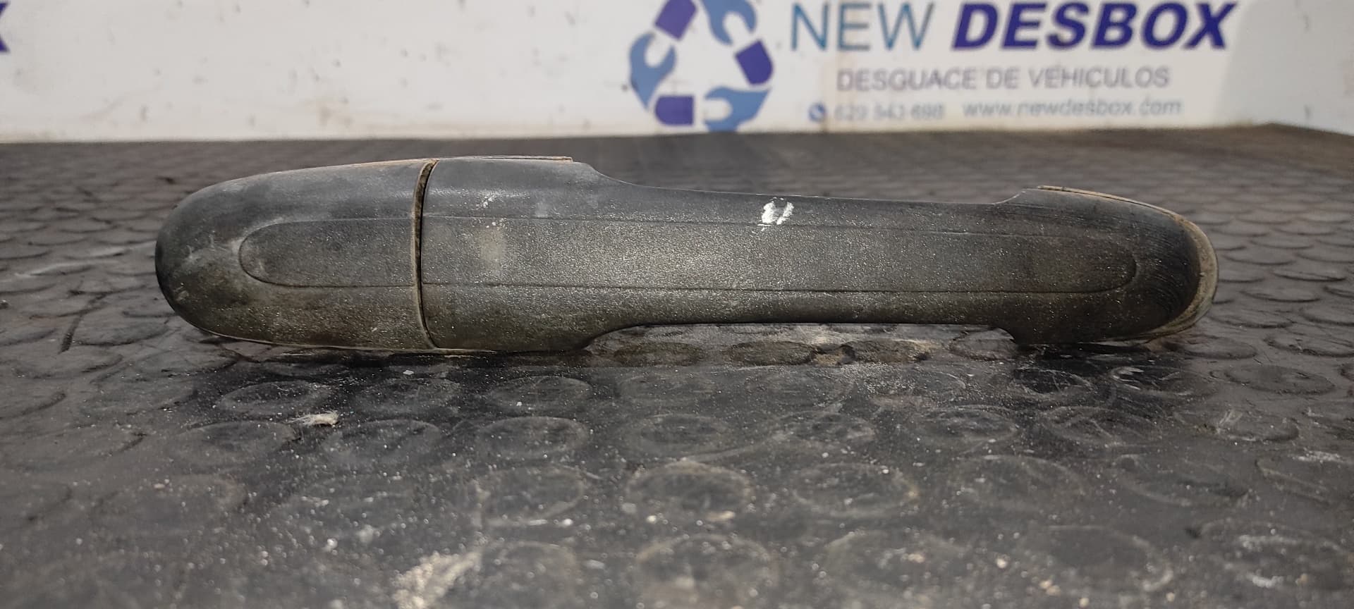 Recambio de MANETA DELANTERA DERECHA para MERCEDES-BENZ VITO MIXTO 06.2003 -> 111 CDI Compacto (639.601) 646982 referencia OEM IAM - BLANCO