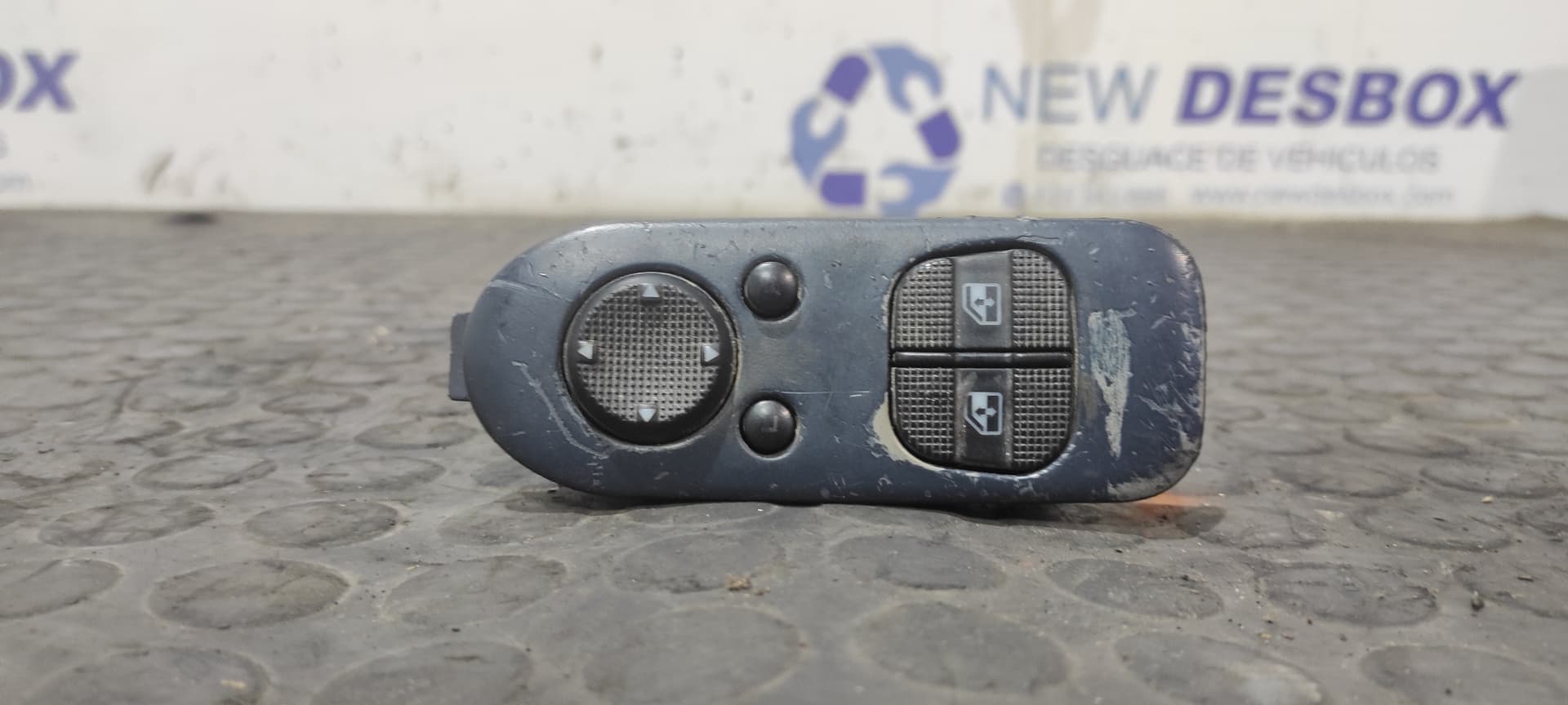 Recambio de MANDO ELEVALUNAS DELANTERO IZQUIERDO para VOLKSWAGEN SHARAN (7M8) 1.9 TDI AFN referencia OEM IAM - GRIS