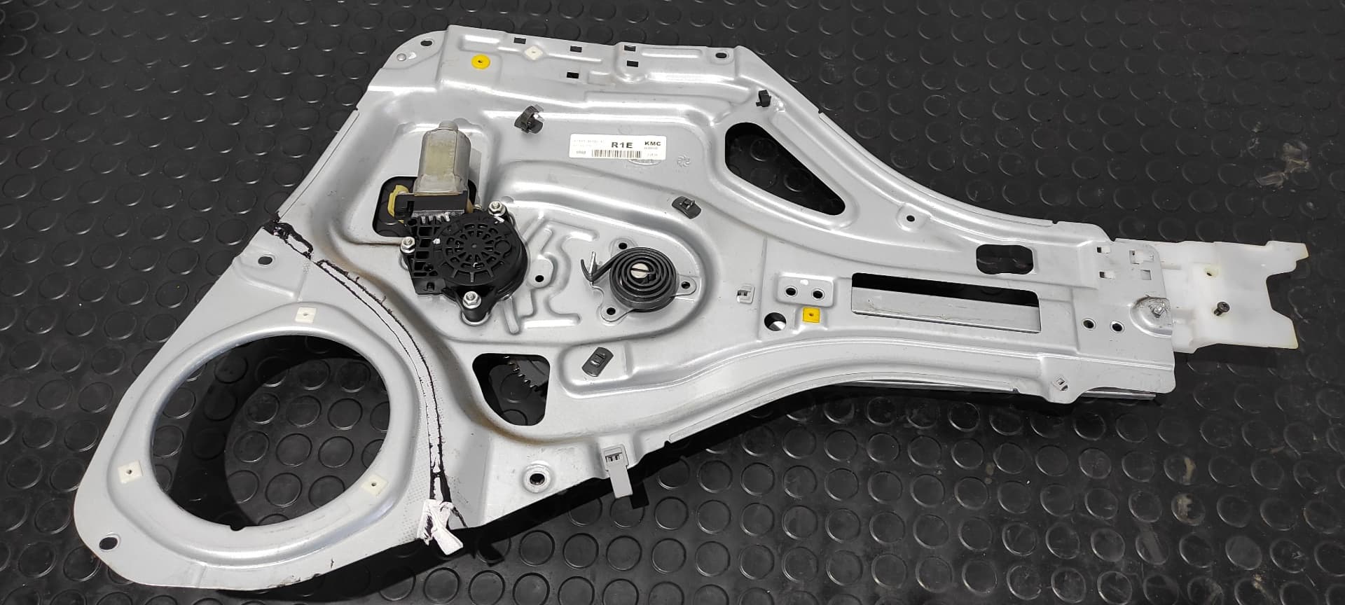 Recambio de ELEVALUNAS DELANTERO DERECHO para KIA SPORTAGE G4GC referencia OEM IAM 824801F010 - NEGRO