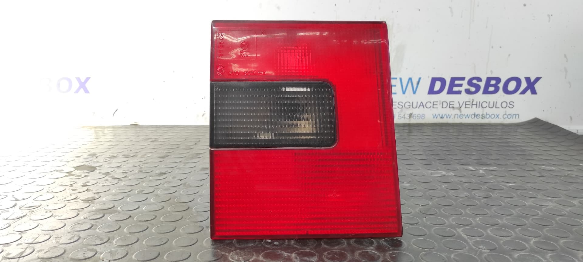 Recambio de PILOTO PORTON IZQUIERDO para CITROEN EVASION 1.9 Turbodiesel D8BXUD9TF referencia OEM IAM 45240 - ROJO