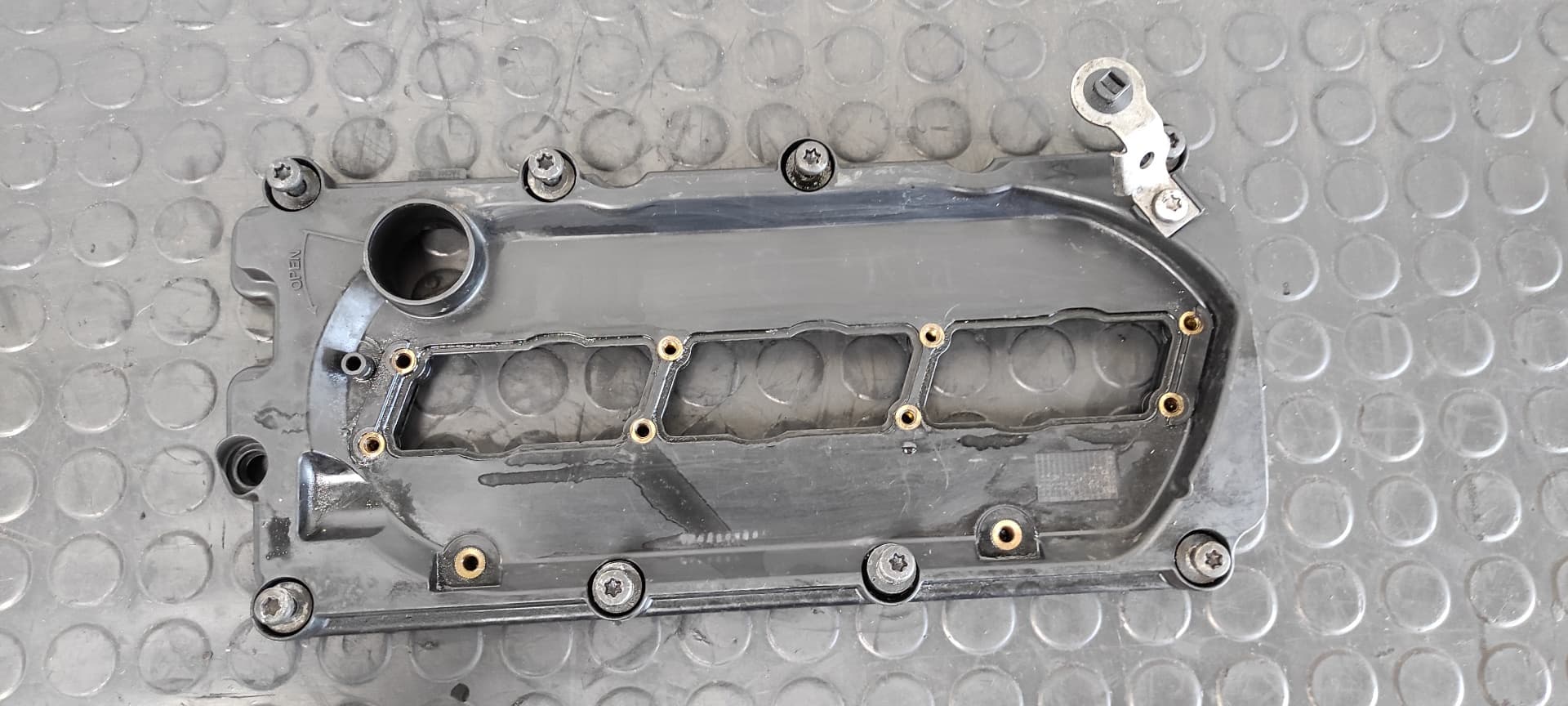 Recambio de TAPA BALANCINES para AUDI Q7 (4L) BUG referencia OEM IAM 059103469AC