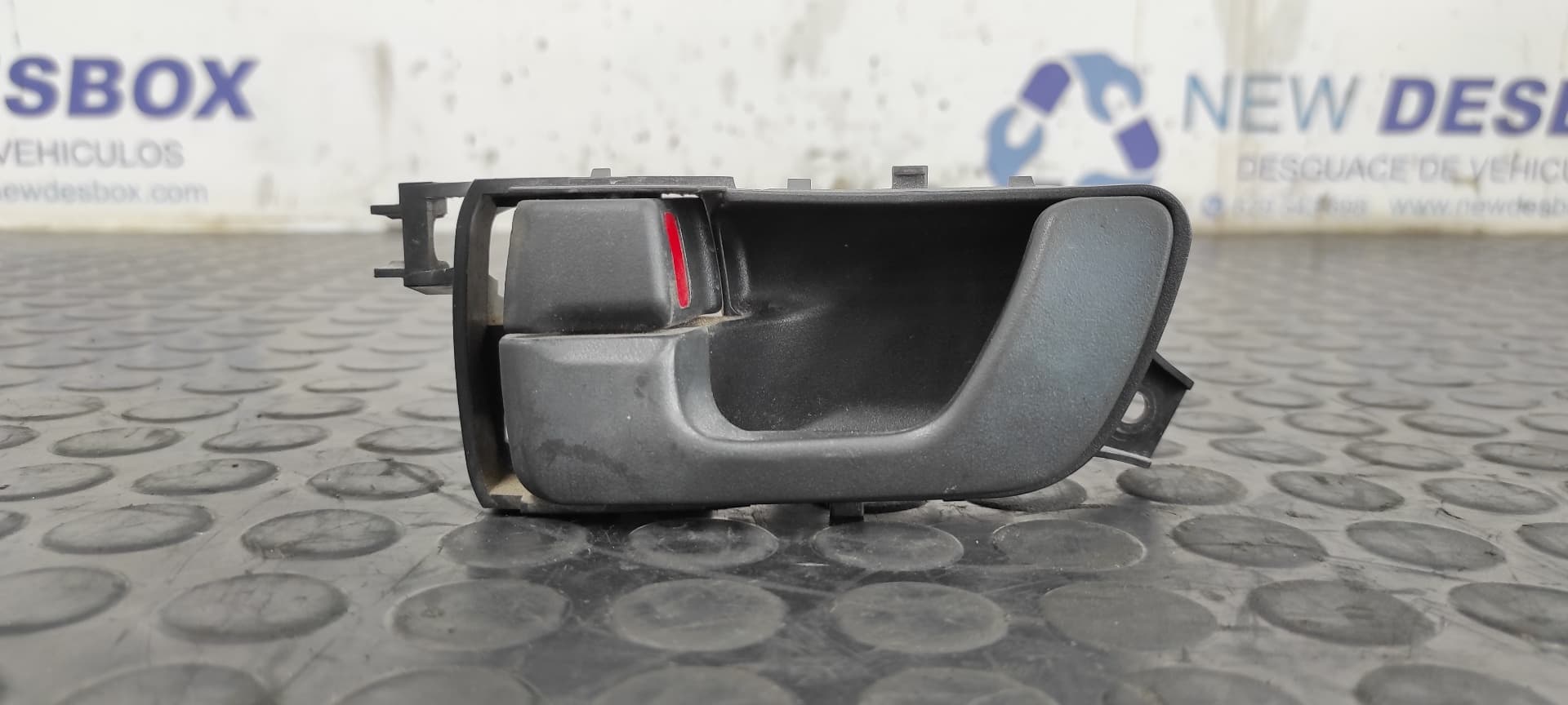 Recambio de MANETA INTERIOR DELANTERA IZQUIERDA para MITSUBISHI MONTERO (V60/V70) 3.2 DI-D Avance (5-ptas.) 4M41 referencia OEM IAM MR432271 - GRIS