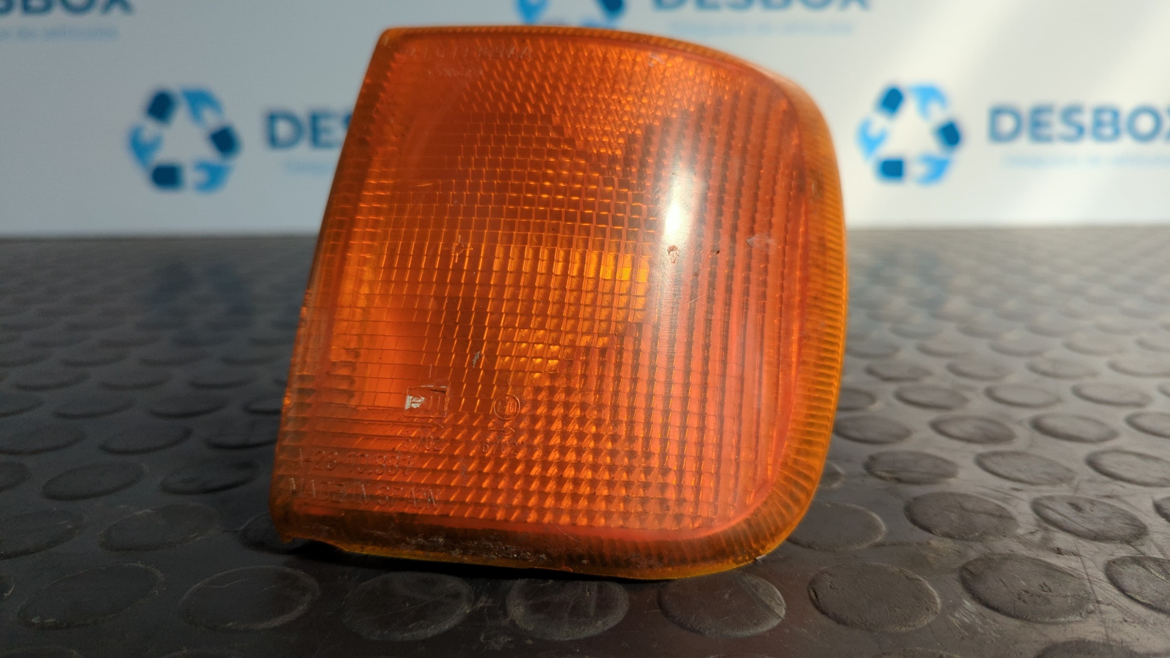Recambio de PILOTO DELANTERO IZQUIERDO para FORD FIESTA BERL./EXPRESS Festival / CL TKB referencia OEM IAM 84FG13369AA - BLANCO