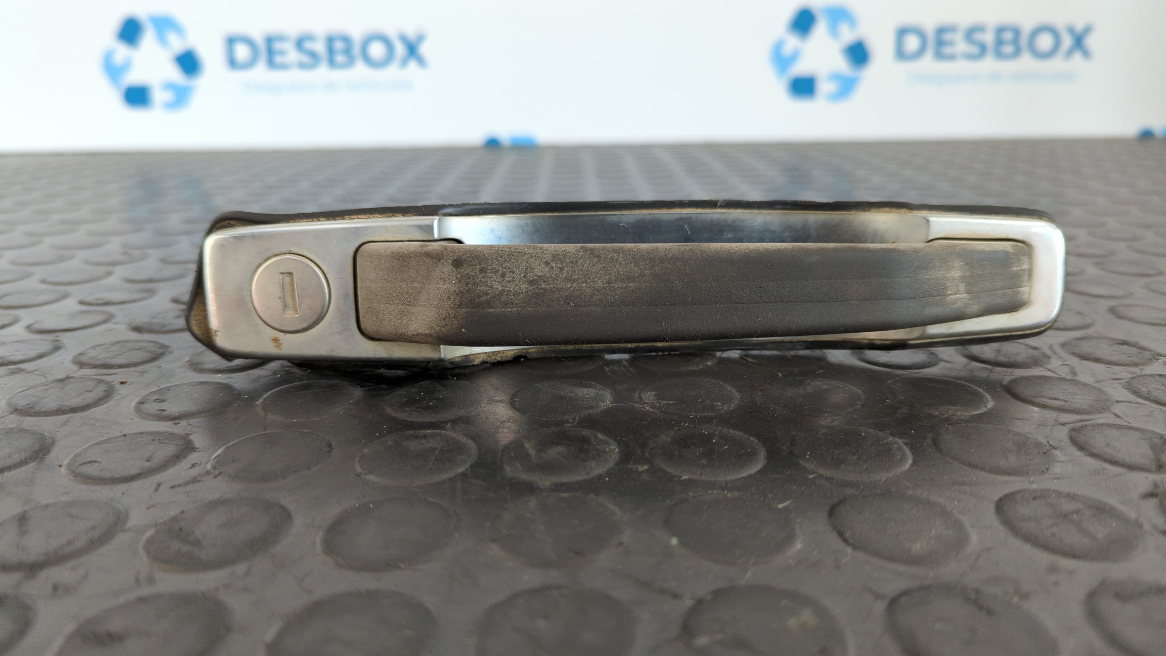 Recambio de MANETA DELANTERA DERECHA para MERCEDES CLASE S (W126) referencia OEM IAM
