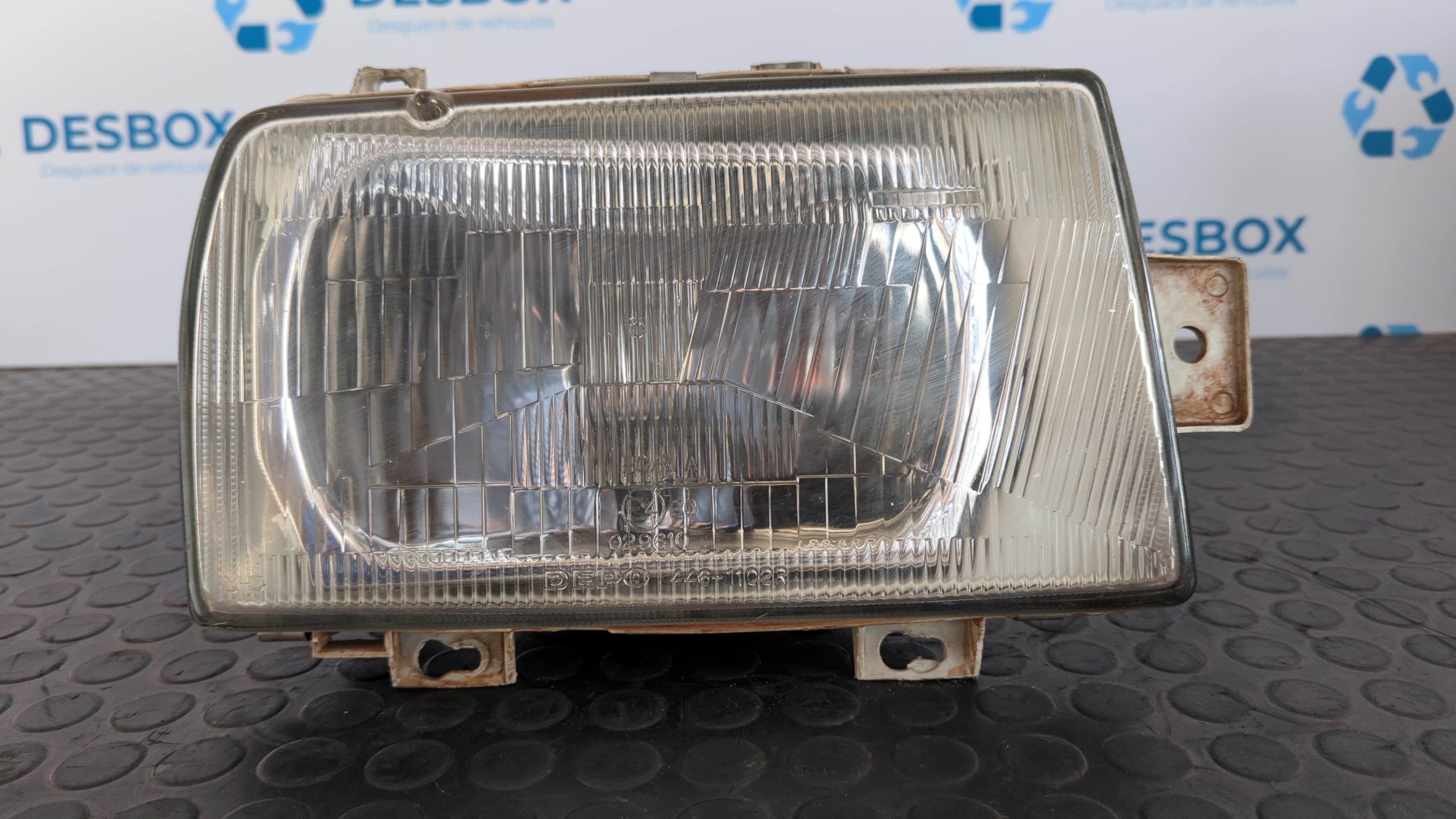 Recambio de FARO DERECHO para SEAT MALAGA 1.2 021A1000 referencia OEM IAM 084461102 - GRIS