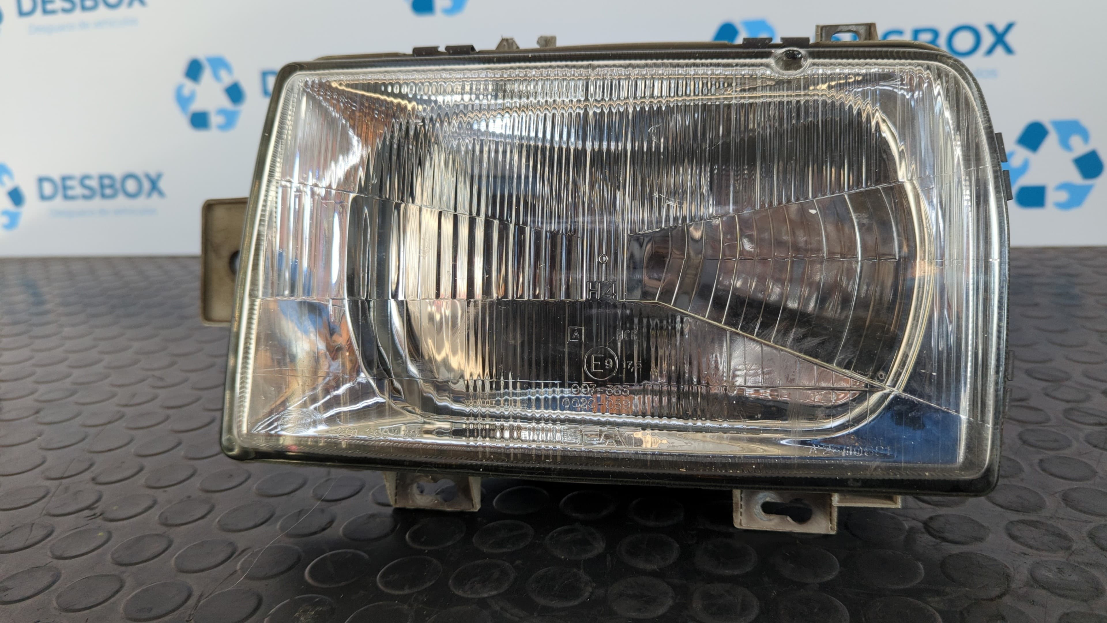 Recambio de FARO IZQUIERDO para SEAT MALAGA 1.2 021A1000 referencia OEM IAM 96044500LI - GRIS