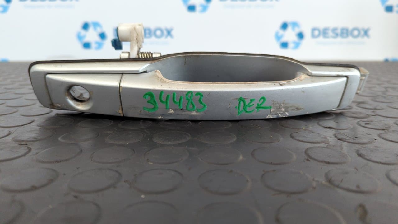 Recambio de MANETA DELANTERA DERECHA para SSANGYONG RODIUS Xdi Deluxe 4WD D27DT referencia OEM IAM - PLATA