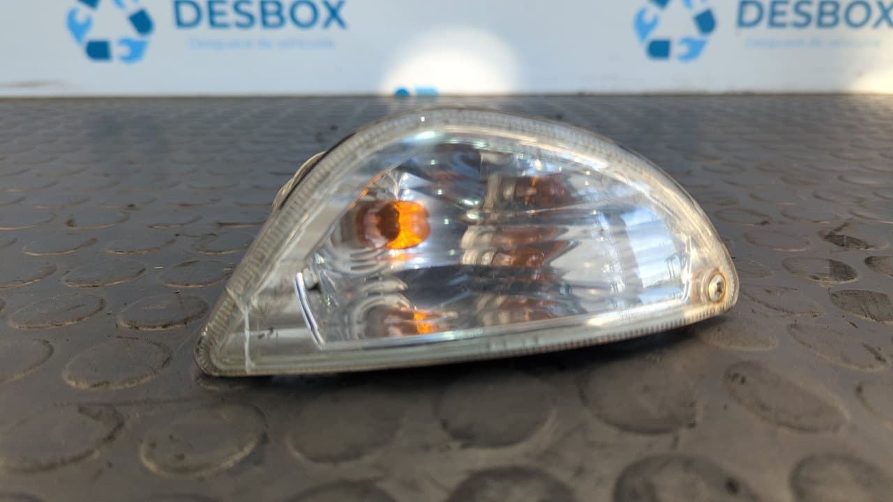Recambio de PILOTO TRASERO IZQUIERDO para PIAGGIO (VESPA) VESPA C38 LX 50 C381M referencia OEM IAM 338737S - NEGRO