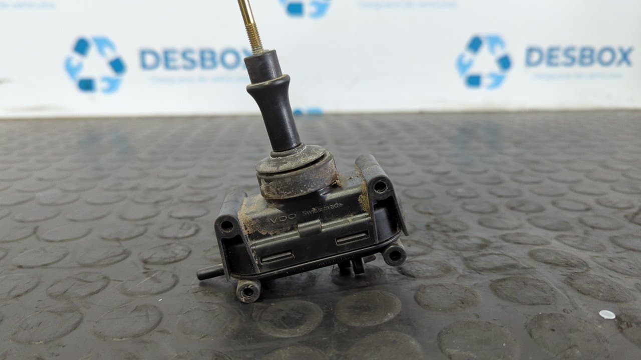 Recambio de MOTOR CIERRE CENTRALIZADO TRASERO DERECHO para MERCEDES-BENZ CLASE S (W126) BERLINA+COUPE SE 300 M103981 referencia OEM IAM 0008007975 - GRIS