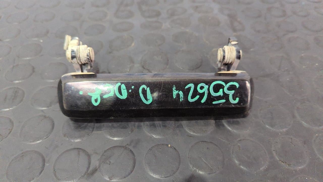 Recambio de MANETA DELANTERA DERECHA para NISSAN PATROL (K/W160) Hardtop (K160) RD28T referencia OEM IAM N07R - BLANCO