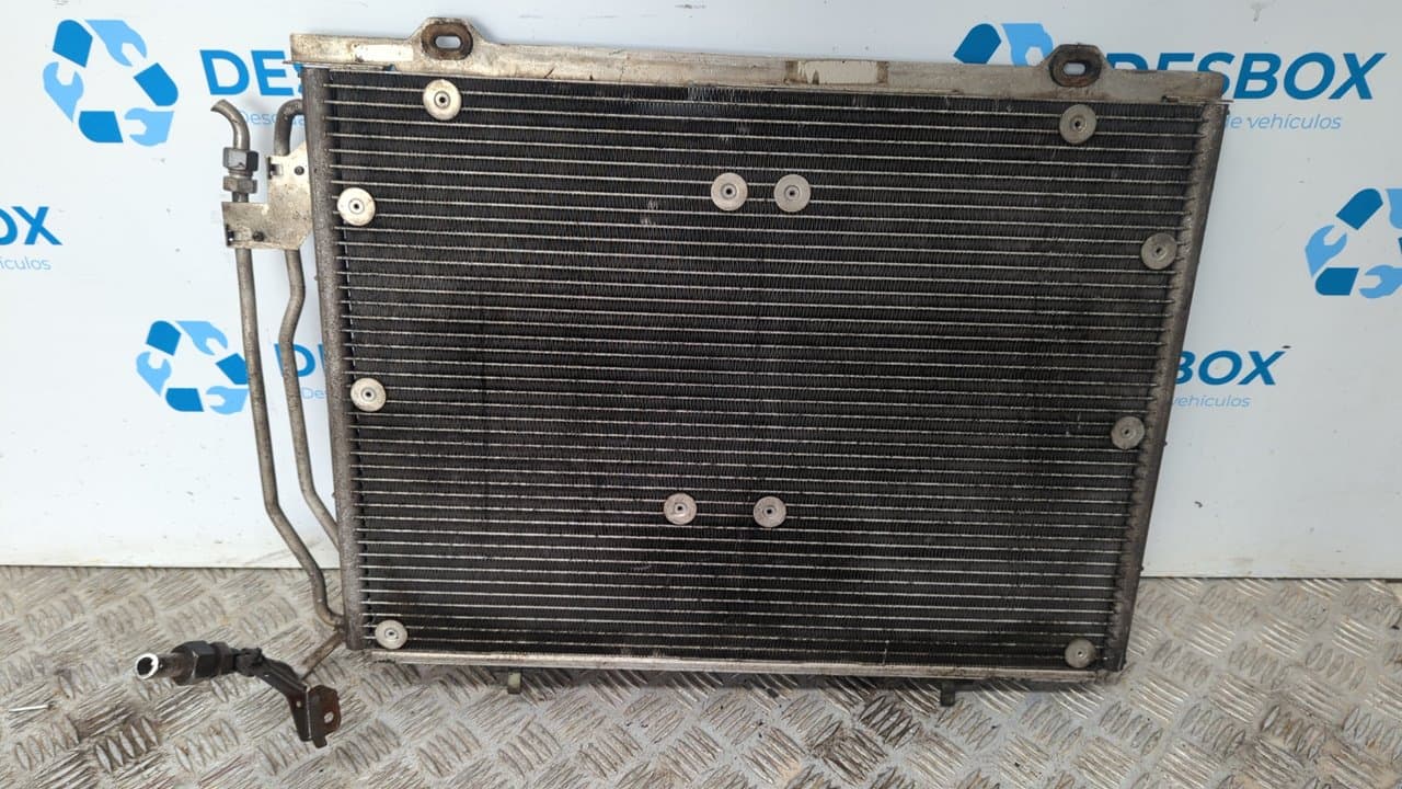Recambio de CONDENSADOR / RADIADOR AIRE ACONDICIONADO para MERCEDES-BENZ CLASE C (W202) FAMILIAR 220 T CDI (202.193) 611960 referencia OEM IAM - GRIS
