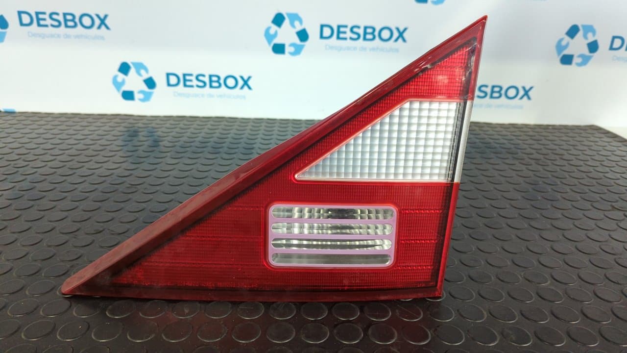 Recambio de PILOTO PORTON DERECHO para SSANGYONG RODIUS Xdi Deluxe 4WD D27DT referencia OEM IAM 1081902 - PLATA