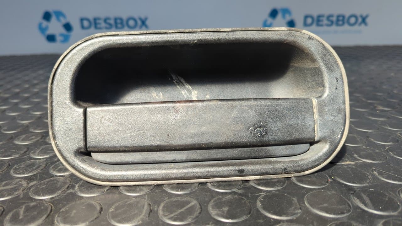Recambio de MANETA DELANTERA DERECHA para MITSUBISHI CANTER 4.05 referencia OEM IAM MC142096