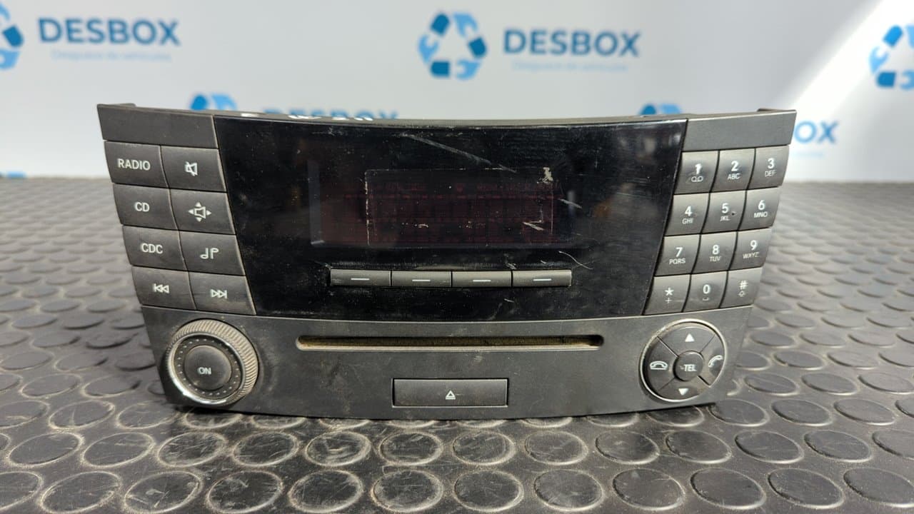 Recambio de SISTEMA AUDIO / RADIO CD para MERCEDES-BENZ CLASE E (W211) BERLINA OM647961 referencia OEM IAM A2118702189 - AZUL