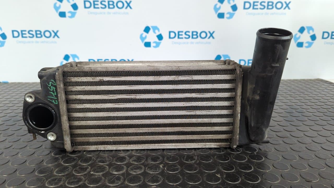 Recambio de INTERCOOLER para TOYOTA AURIS 1ND referencia OEM IAM 1210801593 - BLANCO