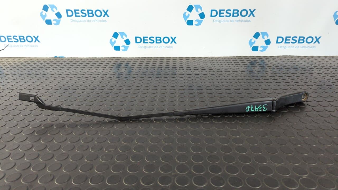 Recambio de BRAZO LIMPIA DELANTERO DERECHO para VOLKSWAGEN GOLF VII LIM. (5G1) BlueMotion CRKB referencia OEM IAM 5G1955410A - NEGRO