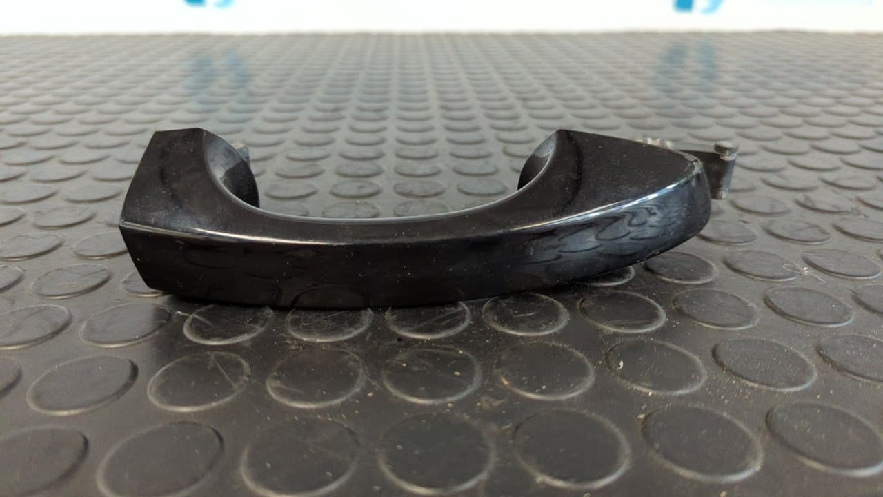 Recambio de MANETA DELANTERA DERECHA para VOLKSWAGEN GOLF VII LIM. (5G1) BlueMotion CRKB referencia OEM IAM 5G0837206 - NEGRO