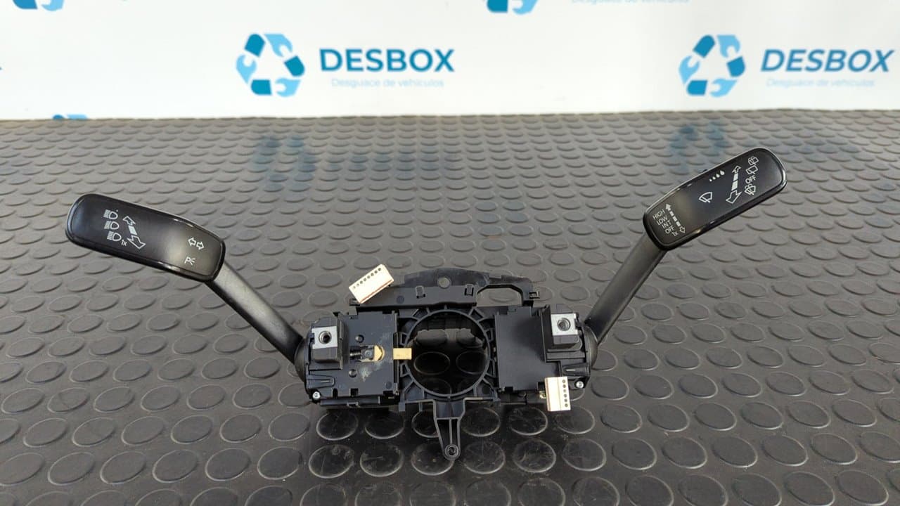 Recambio de MANDO MULTIFUNCION para VOLKSWAGEN GOLF VII LIM. (5G1) CRKB referencia OEM IAM 5Q0953507AA - NEGRO