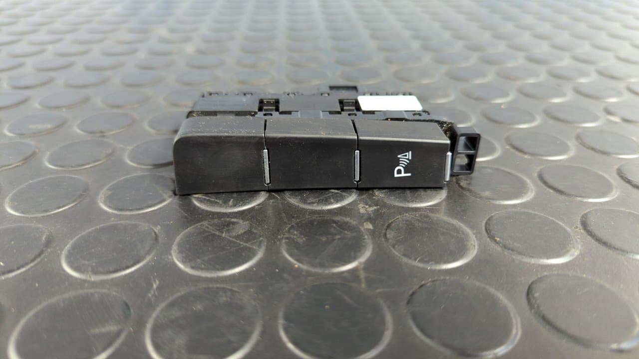 Recambio de INTERRUPTOR para VOLKSWAGEN GOLF VII LIM. (5G1) CRKB referencia OEM IAM 5G1927238E - NEGRO