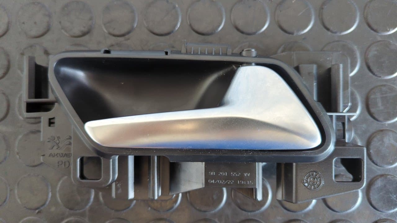 Recambio de MANETA INTERIOR DELANTERA DERECHA para CITROEN E-C4 100KW SHINE ZK01 referencia OEM IAM 98201552W - AZUL