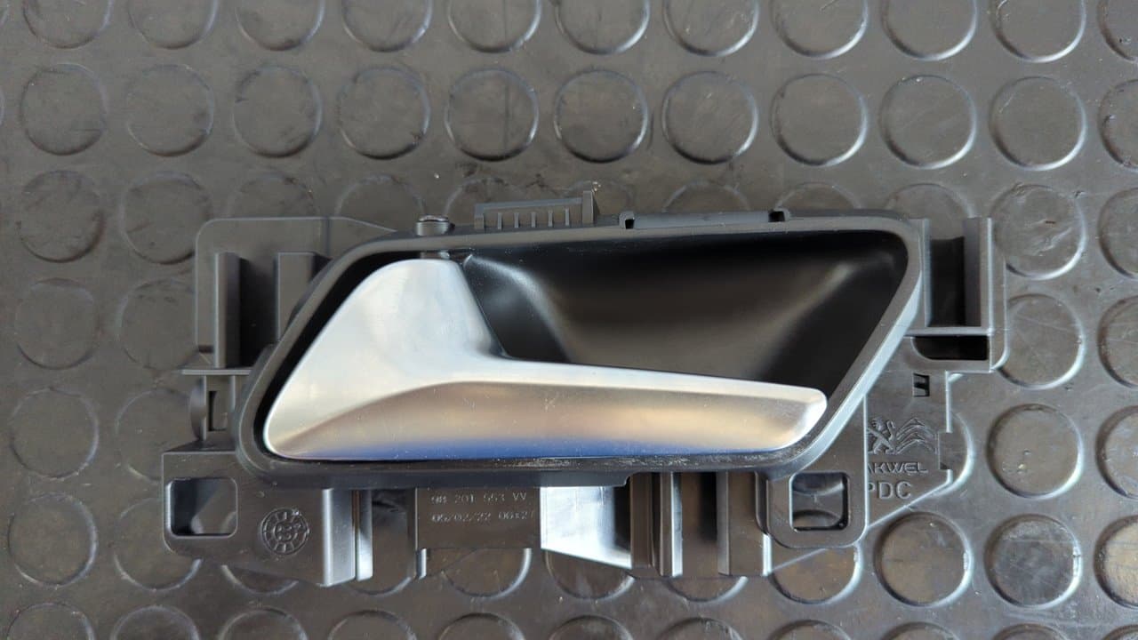 Recambio de MANETA INTERIOR TRASERA IZQUIERDA para CITROEN E-C4 100KW SHINE ZK01 referencia OEM IAM 98201553VV - AZUL