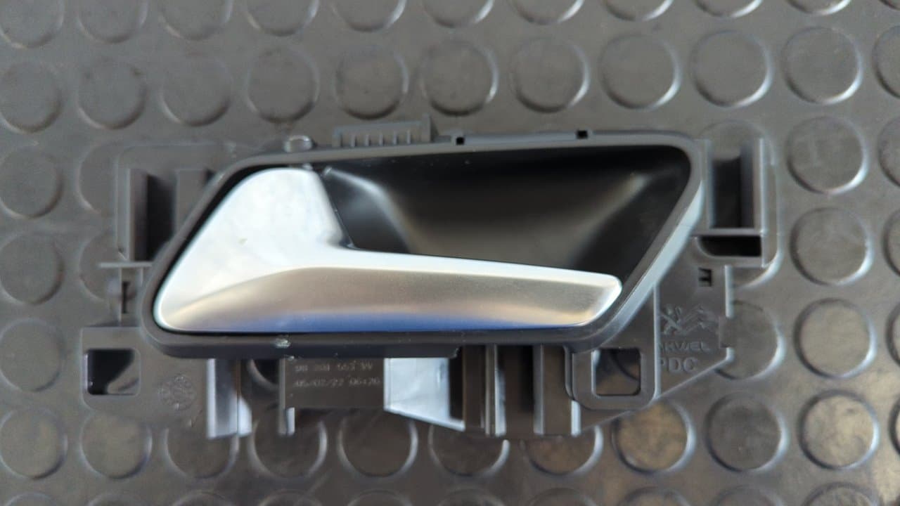Recambio de MANETA INTERIOR DELANTERA IZQUIERDA para CITROEN E-C4 100KW SHINE ZK01 referencia OEM IAM 98201553 V V - AZUL
