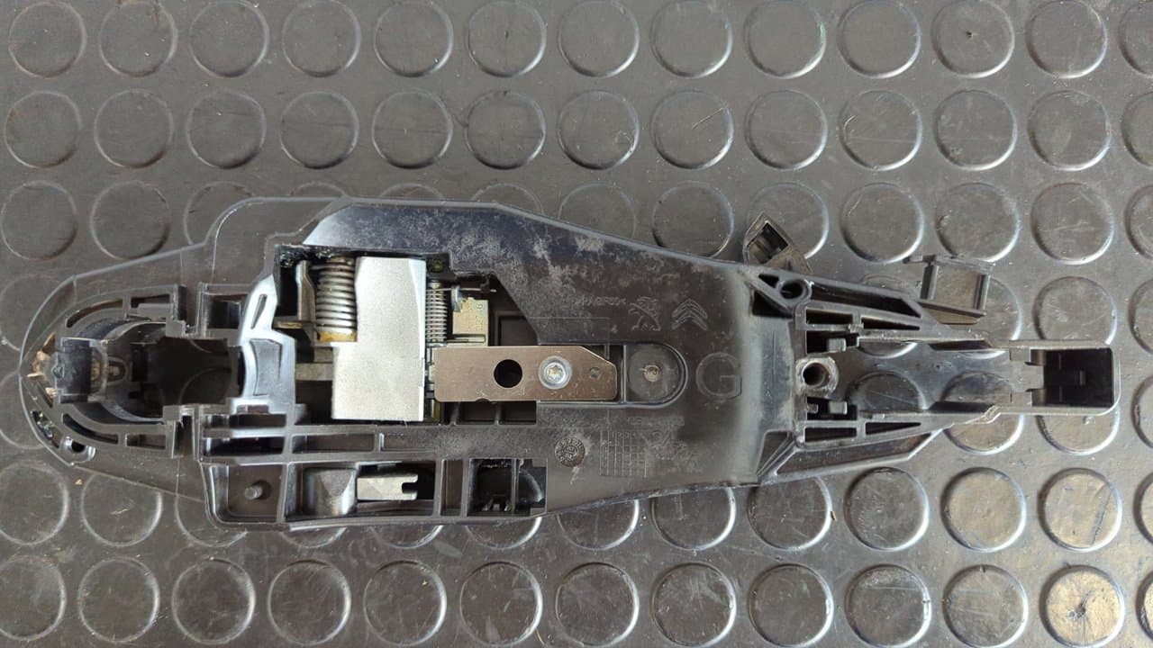 Recambio de SOPORTE MANETA TRASERA IZQUIERDA para CITROEN E-C4 100KW SHINE ZK01 referencia OEM IAM 9802977390 - AZUL