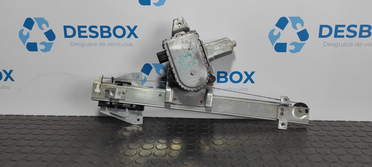 Recambio de MOTOR ELEVALUNAS TRASERO DERECHO para MITSUBISHI MONTERO (V80/V90) 4M41 - GRIS