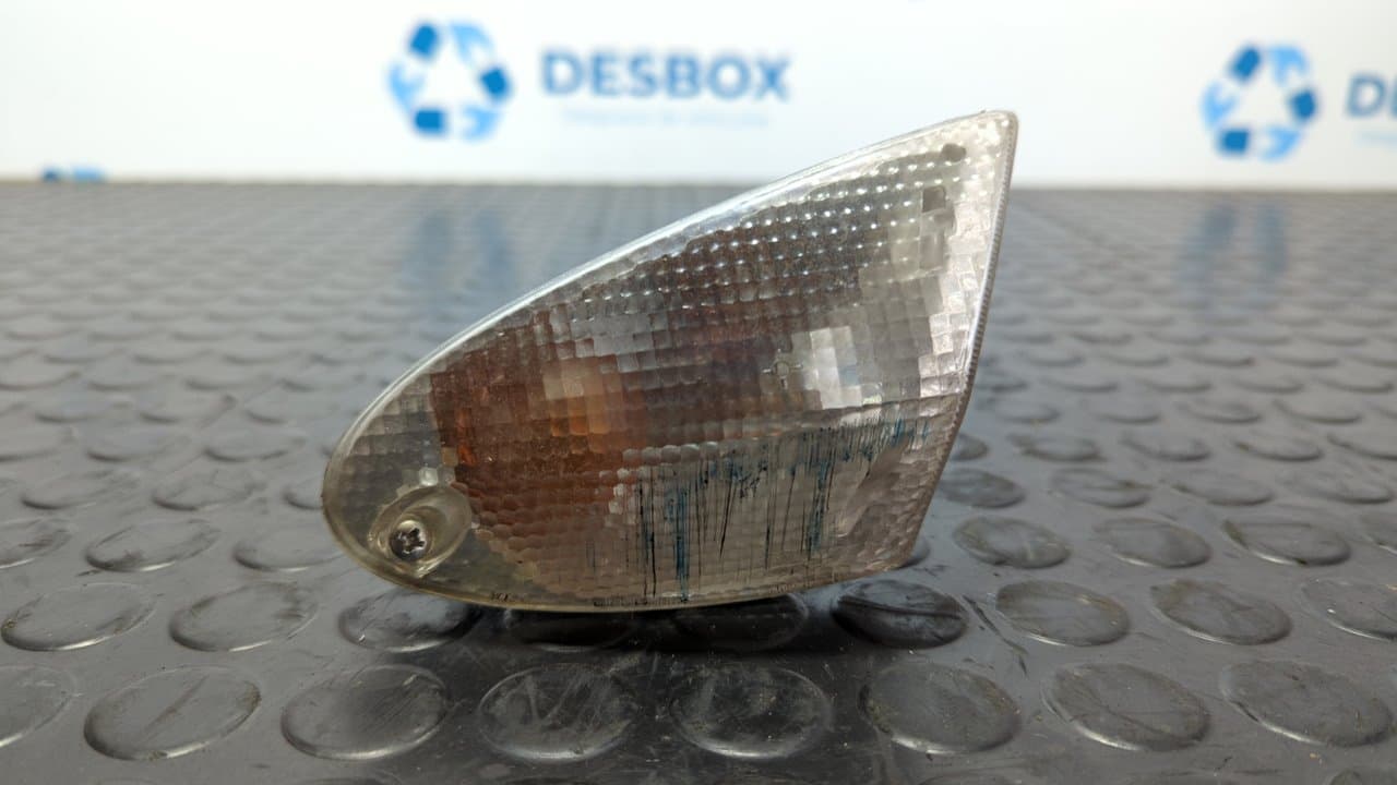 Recambio de PILOTO DELANTERO DERECHO para PIAGGIO (VESPA) XEVO XEvo 125 referencia OEM IAM 338808D - NEGRO