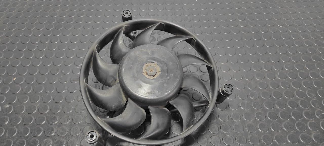 Recambio de ELECTROVENTILADOR para VOLKSWAGEN T4 TRANSPORTER/FURGONETA (MOD. 1991) ABL referencia OEM IAM 701121209C - BLANCO