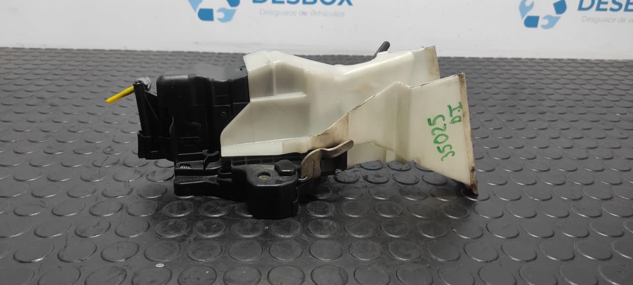 Recambio de CERRADURA PUERTA DELANTERA IZQUIERDA para MERCEDES-BENZ CLASE E (W210) FAMILIAR 300 Turbodiesel (210.225) OM606962 referencia OEM IAM 2027023535 - VERDE