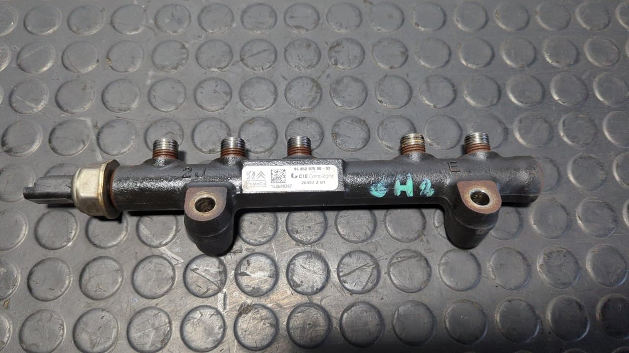 Recambio de RAMPA INYECTORA para PEUGEOT 208 1.4 8HP referencia OEM IAM 9685297580