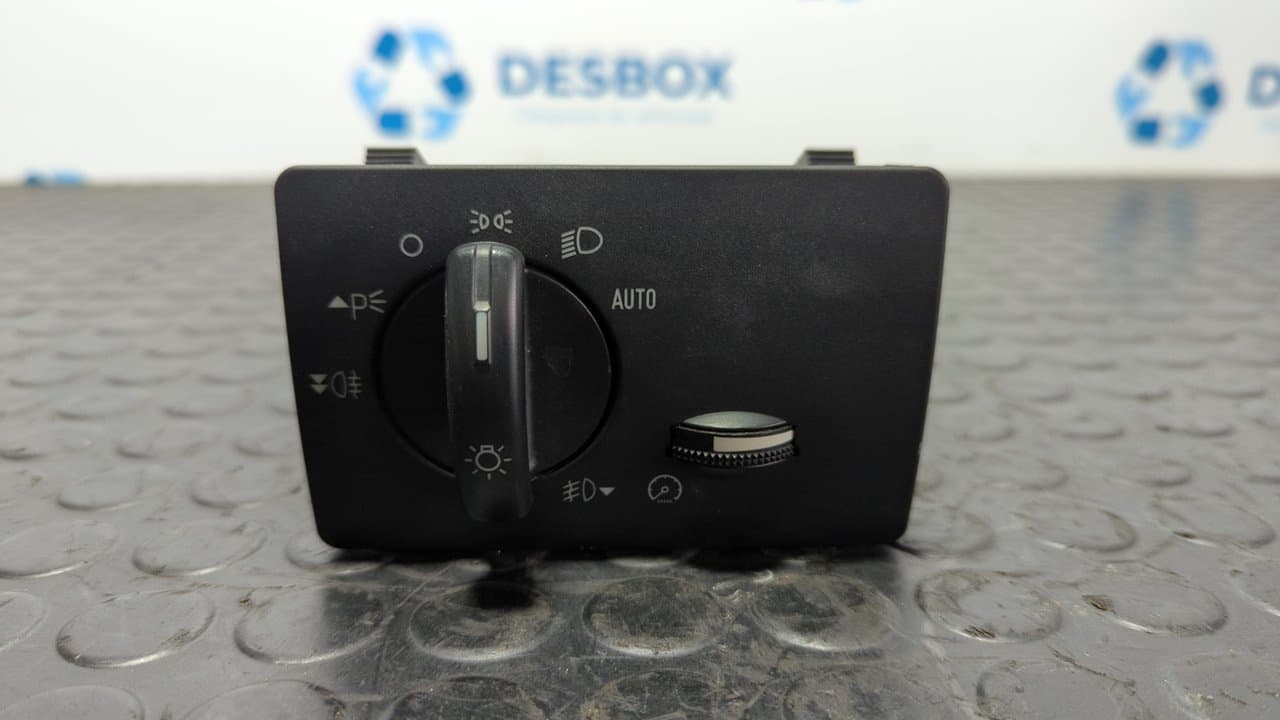 Recambio de MANDO LUCES para FORD KUGA (CBS) TXDA referencia OEM IAM 7M5T13A024JA - BLANCO