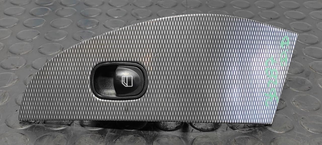 Recambio de MANDO ELEVALUNAS DELANTERO DERECHO para MERCEDES-BENZ CLASE CLK (W209) COUPE 2.7 CDI 20V CAT OM612967 referencia OEM IAM A2038200210 - AZUL