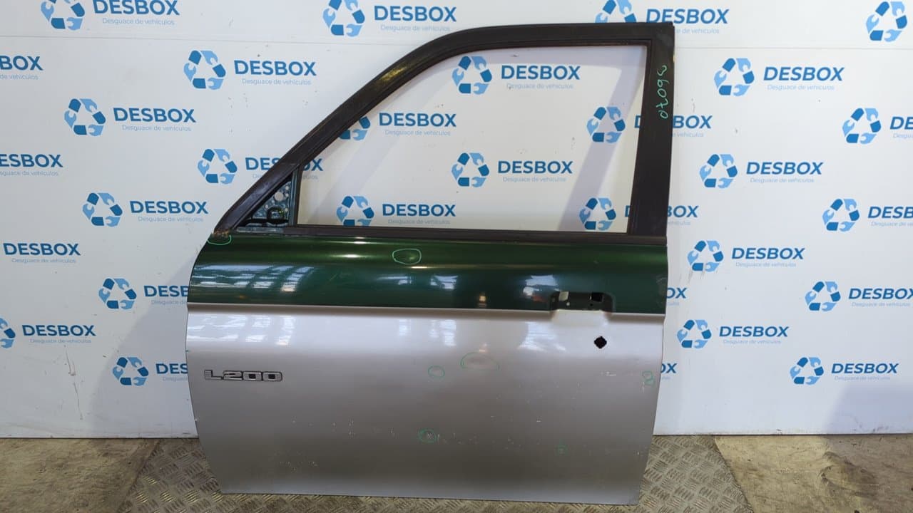 Recambio de PUERTA DELANTERA IZQUIERDA para MITSUBISHI L 200 (K6/7) 4D56 - NEGRO