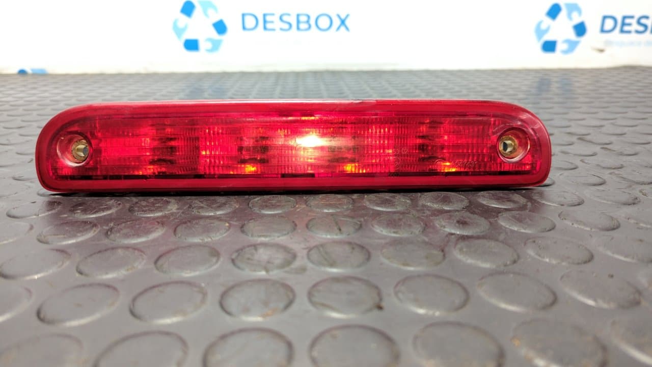 Recambio de LUZ CENTRAL DE FRENO para FIAT DUCATO CHASIS CABINA 33 (290) L1 Kipper RS: 3000 mm 140 F1AGL4113 referencia OEM IAM 1340670080 - BLANCO
