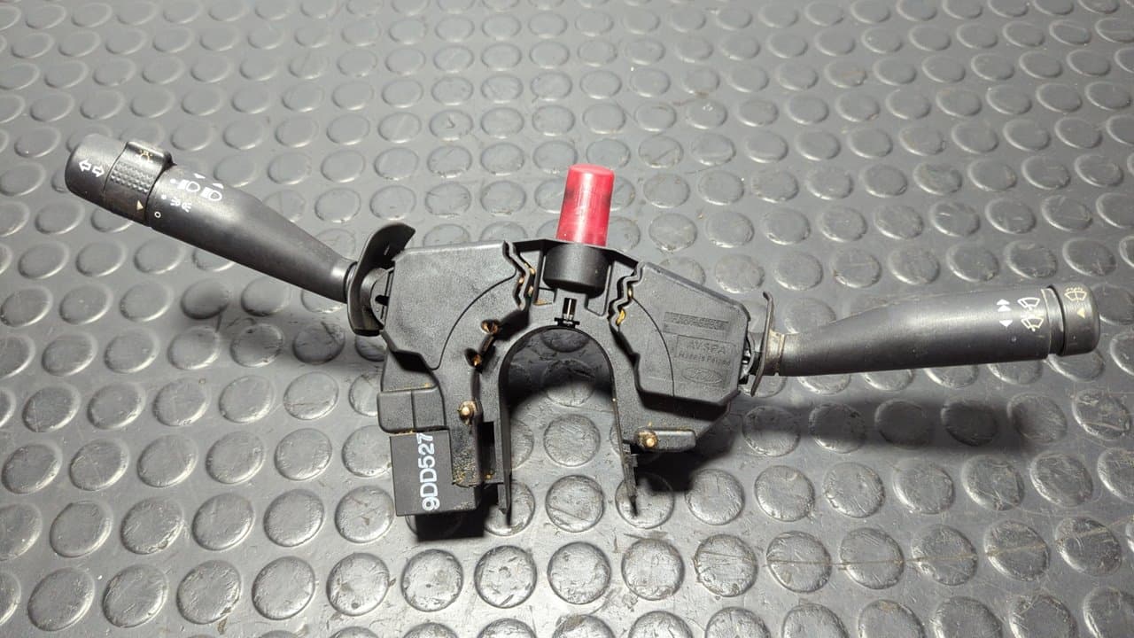 Recambio de MANDO MULTIFUNCION para FORD FIESTA COURIER 1.8 Diesel CAT referencia OEM IAM XS6T11K665AA - BLANCO