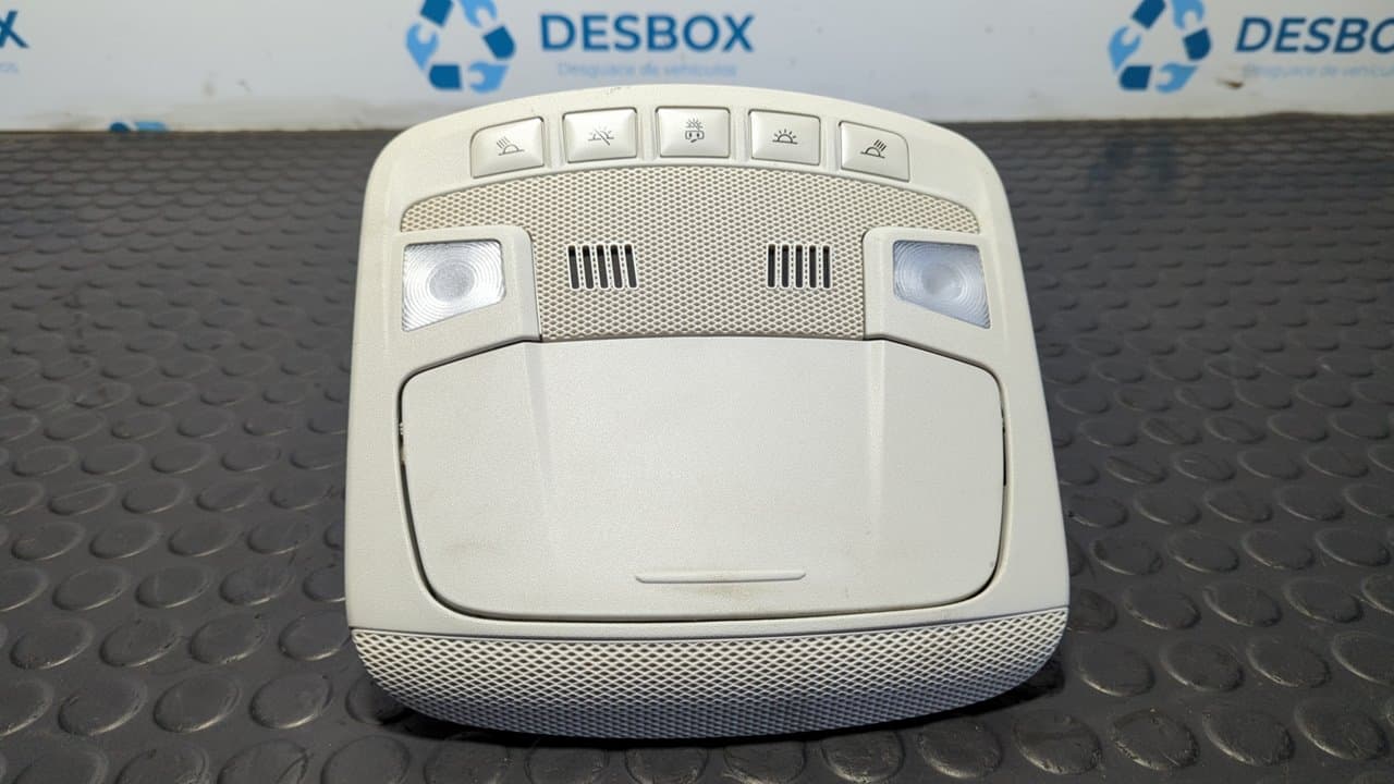 Recambio de LUZ INTERIOR para FORD MONDEO LIM. UACC referencia OEM IAM DS73F519A58 - NEGRO