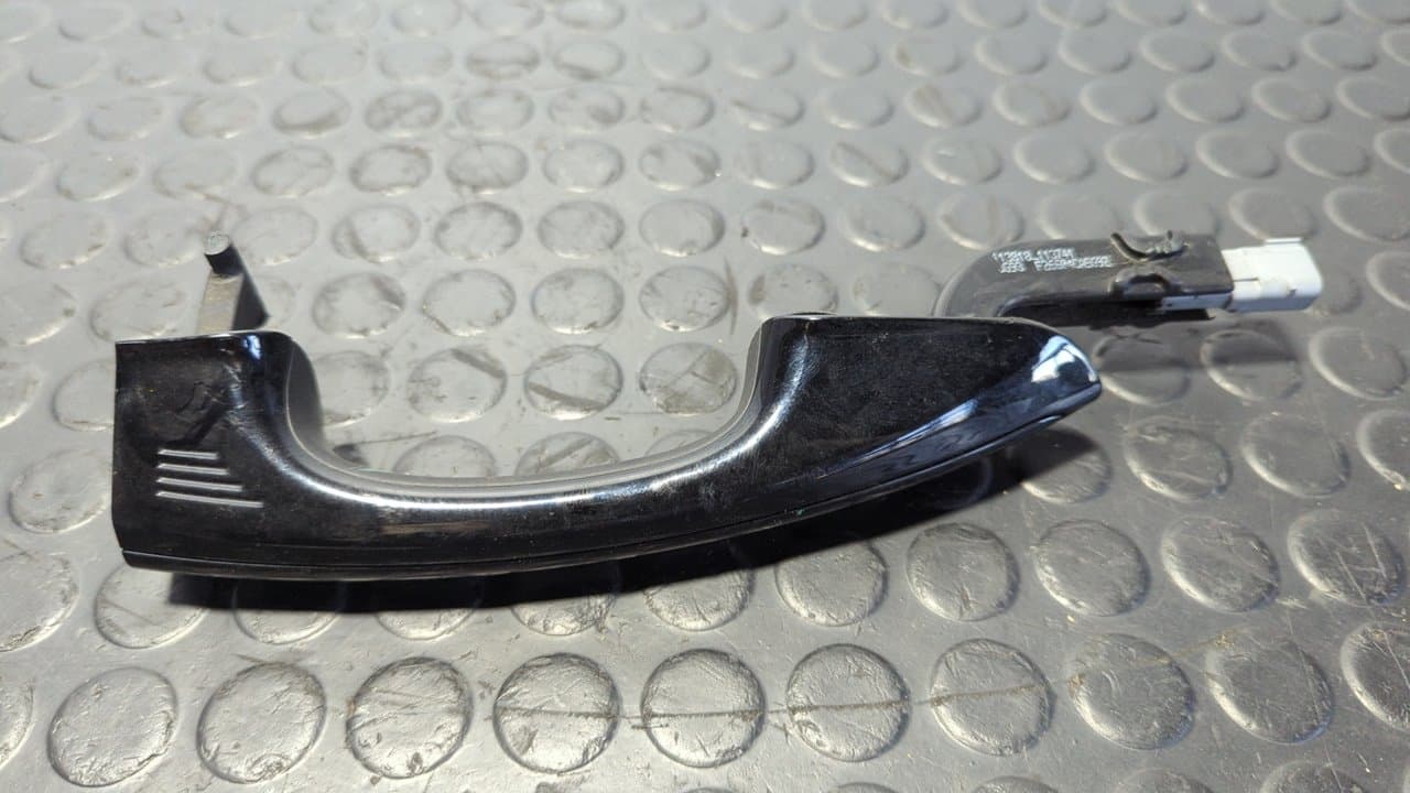 Recambio de MANETA TRASERA DERECHA para FORD MONDEO LIM. ST-Line UACC referencia OEM IAM JS93F26604B - NEGRO