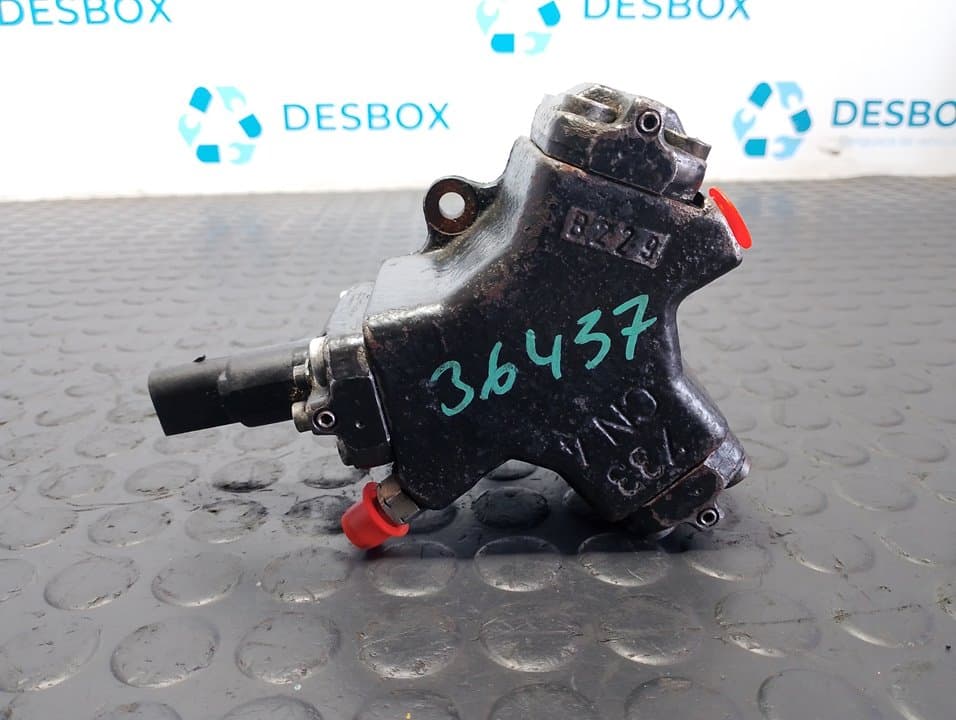 Recambio de BOMBA INYECCION para MERCEDES-BENZ VITO (W638) CAJA CERRADA 611980 referencia OEM IAM 733CN4 - BLANCO