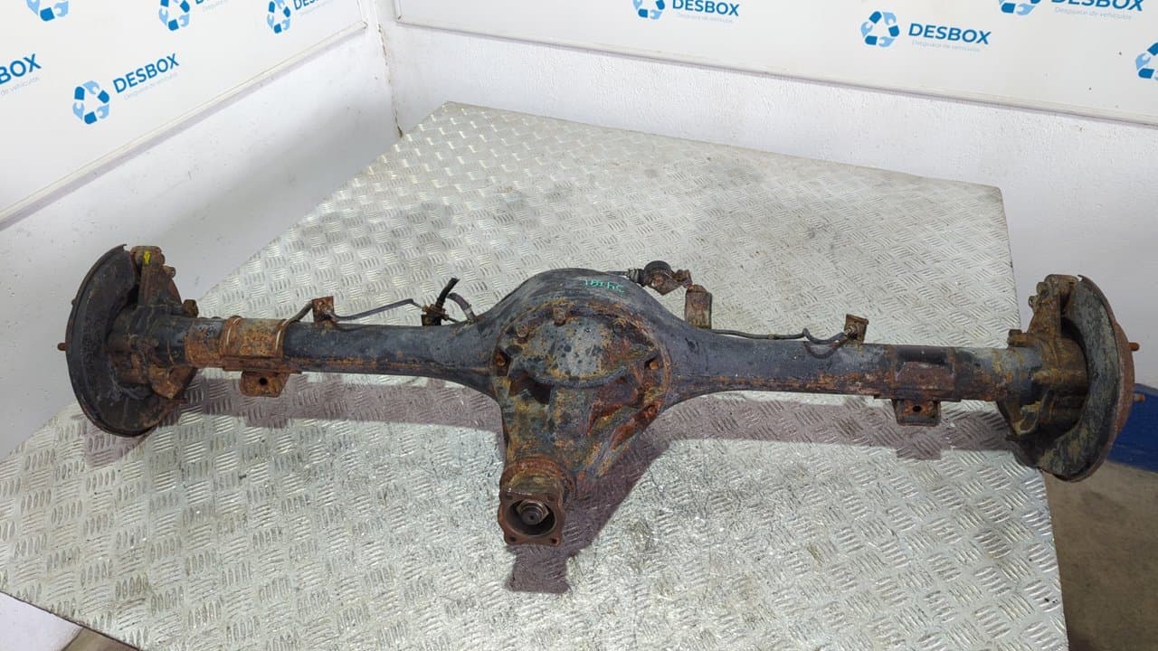 Recambio de PUENTE TRASERO para ISUZU TROOPER UBS 17 Competition 4JB1TC - PLATA