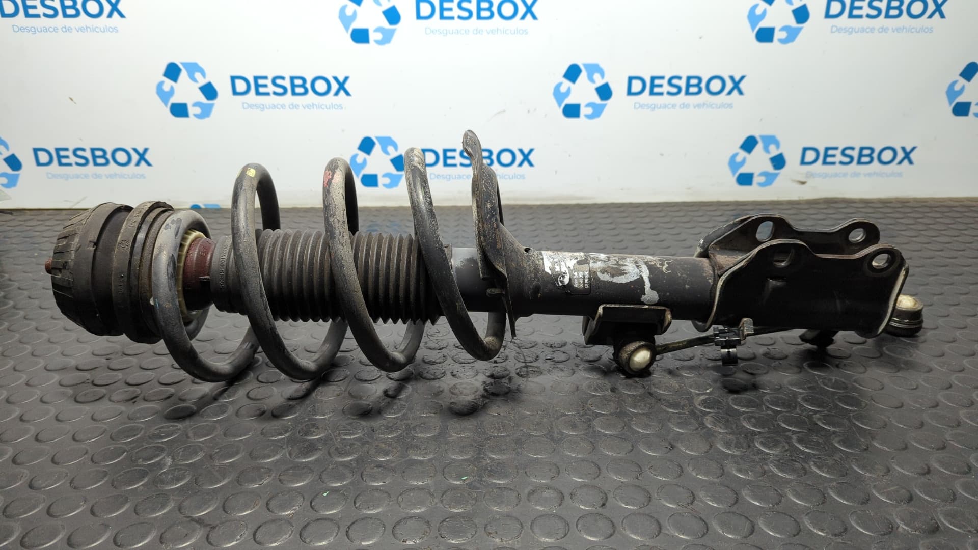 Recambio de AMORTIGUADOR DELANTERO DERECHO para MERCEDES-BENZ VITO CAJA CERRADA 6.03 -> 109 CDI Compacto (639.601) 646983 referencia OEM IAM A6393203613 - BLANCO