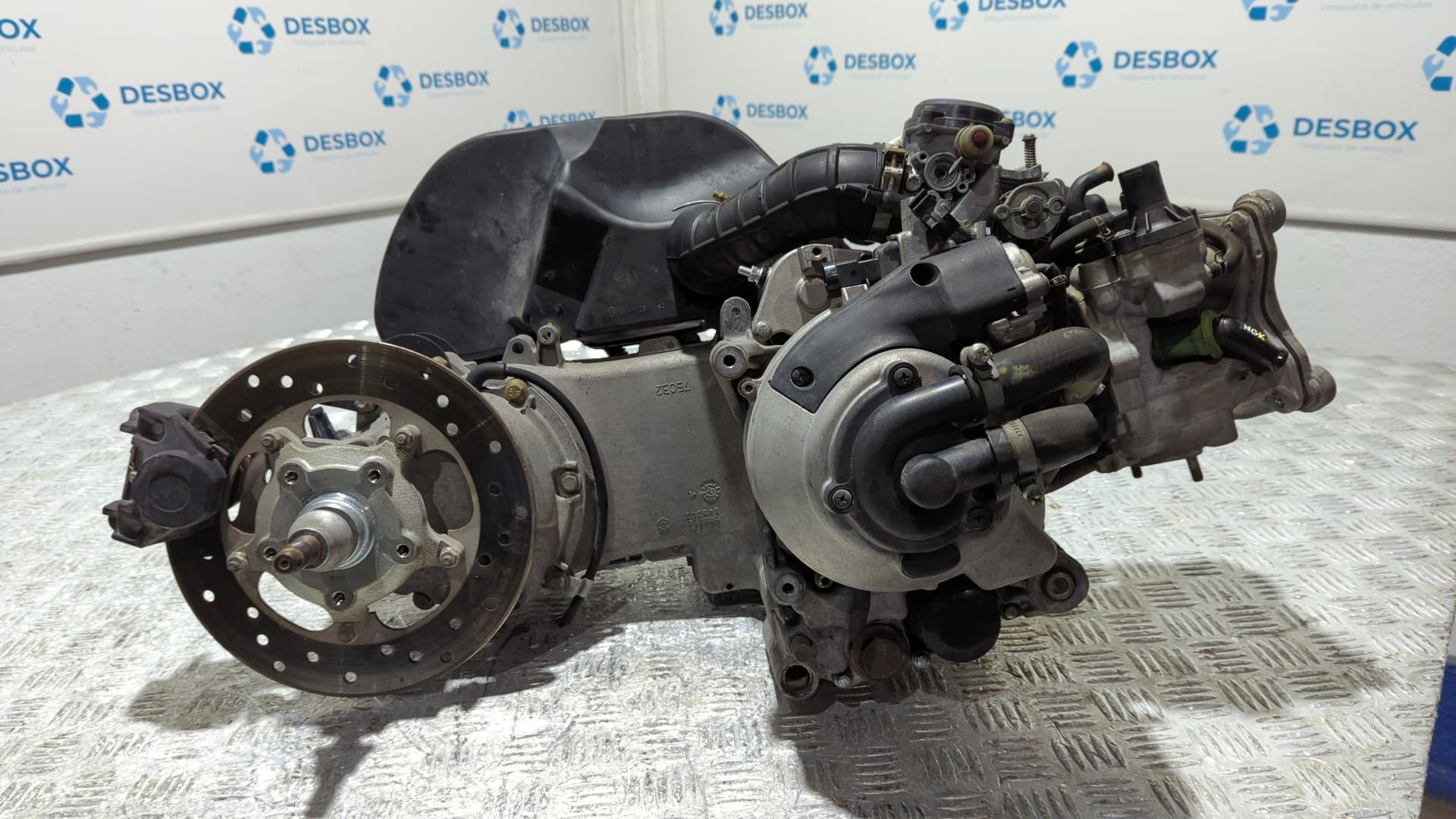 Recambio de MOTOR para PIAGGIO (VESPA) X9 125 EVOLUT referencia OEM IAM M239M - NEGRO