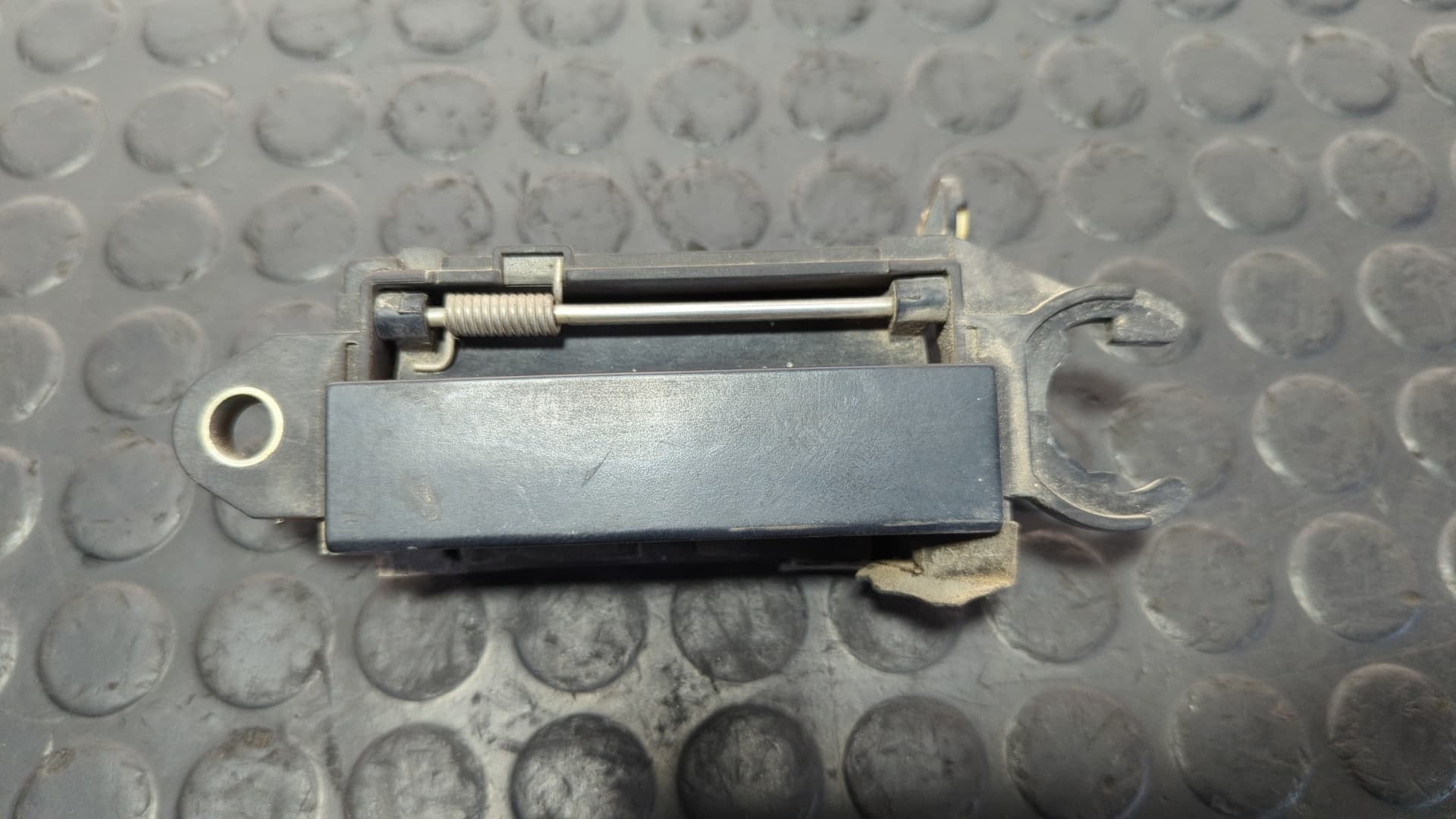 Recambio de MANETA DELANTERA IZQUIERDA para AUDI A4 BERLINA (B5) referencia OEM IAM 8D0837207A
