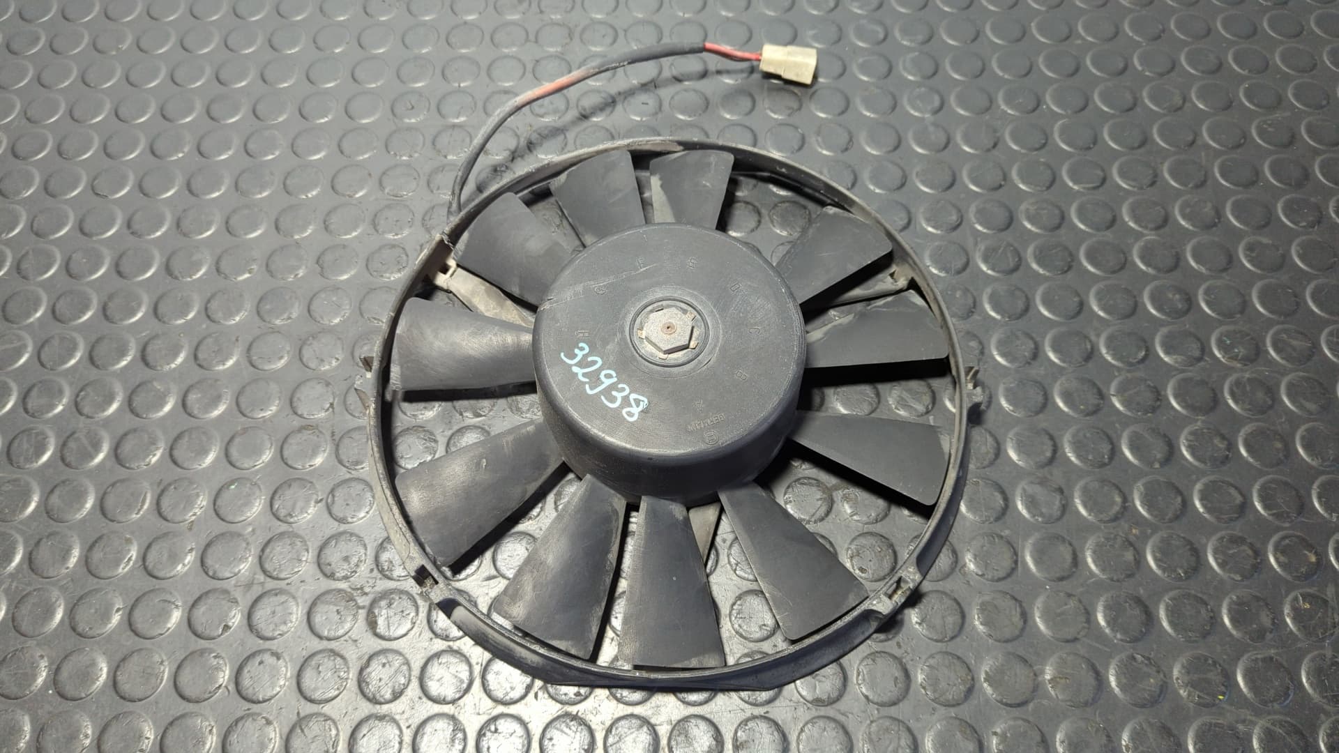 Recambio de ELECTROVENTILADOR para BMW SERIE 5 (E12) 2.8 M30B28 referencia OEM IAM 0130701028 - NARANJA