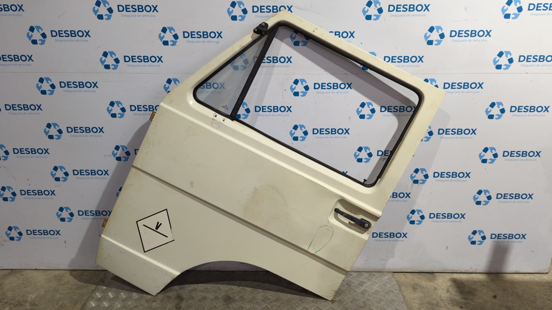 Recambio de PUERTA DELANTERA IZQUIERDA para VOLKSWAGEN LT CAJA