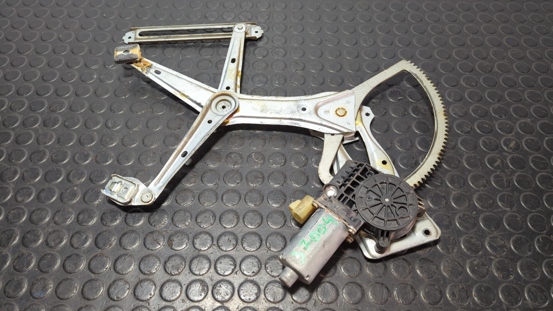 Recambio de ELEVALUNAS DELANTERO DERECHO para MERCEDES-BENZ CLASE M (W163) 612963 referencia OEM IAM 990408101 - GRIS
