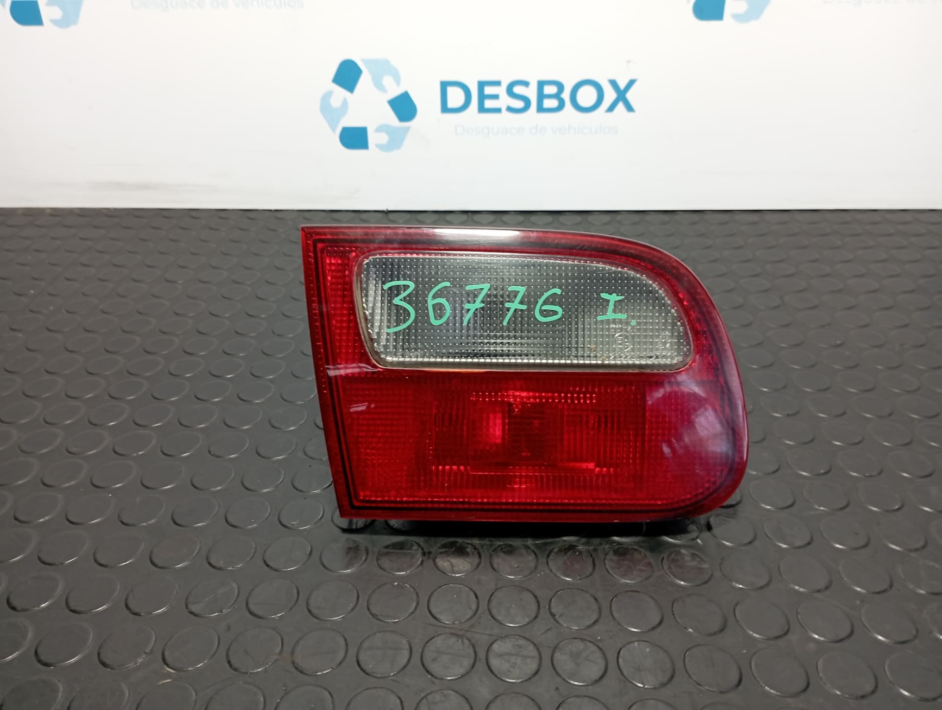 Recambio de PILOTO PORTON IZQUIERDO para HONDA CIVIC (AF-AS) * D13B2 referencia OEM IAM 0431124L - AZUL