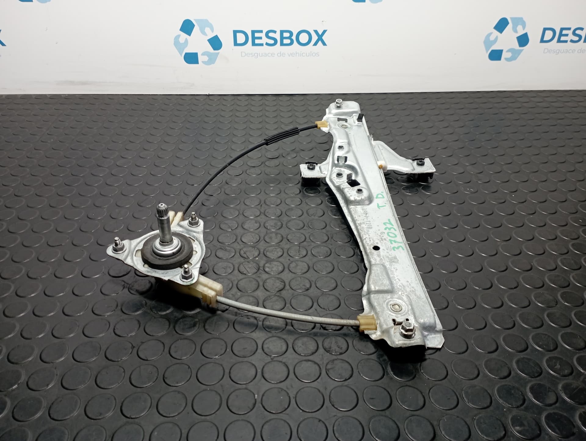 Recambio de ELEVALUNAS TRASERO DERECHO para CITROEN C3 HM05 referencia OEM IAM 9815998280 - ROJO